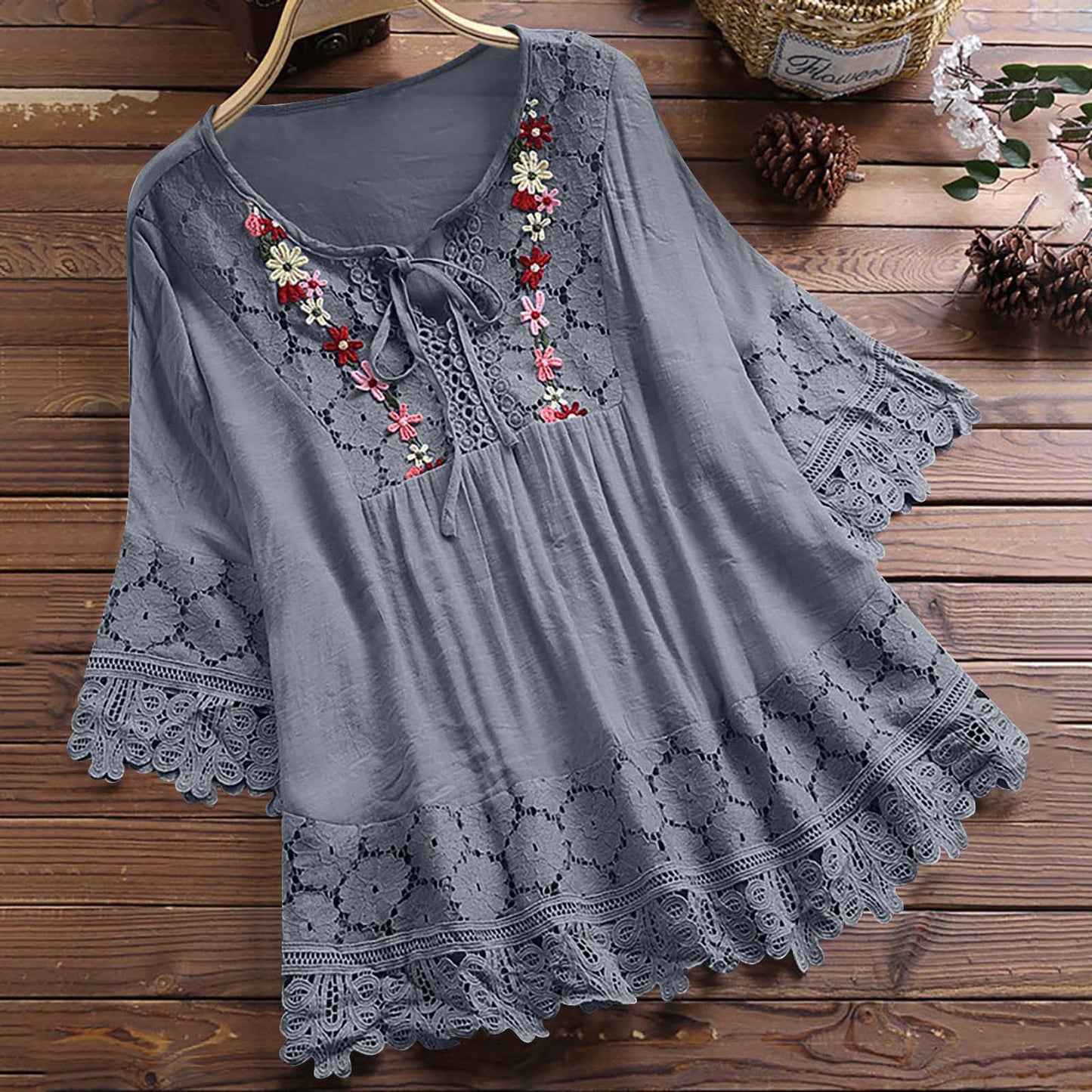 ❤️🌸【S-5XL】Femeii V-Neck Casual brodate florale vrac dantelă Shirt_3982664