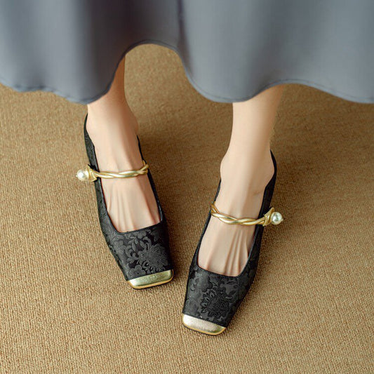 🔥Promoție limitată în timp💥【35-39】✨Pantofi retro la modă cu broderie florală, model nou 2025👡_3983734